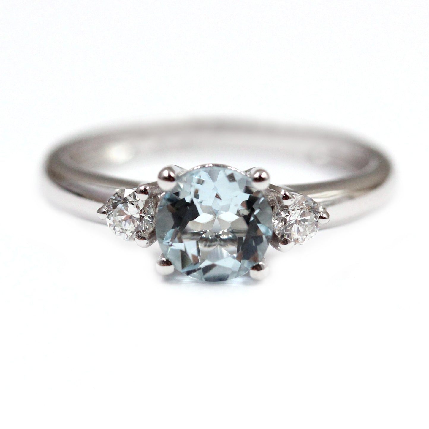 14Kt White Gold Aquamarine With Diamond Ring - Pinctore