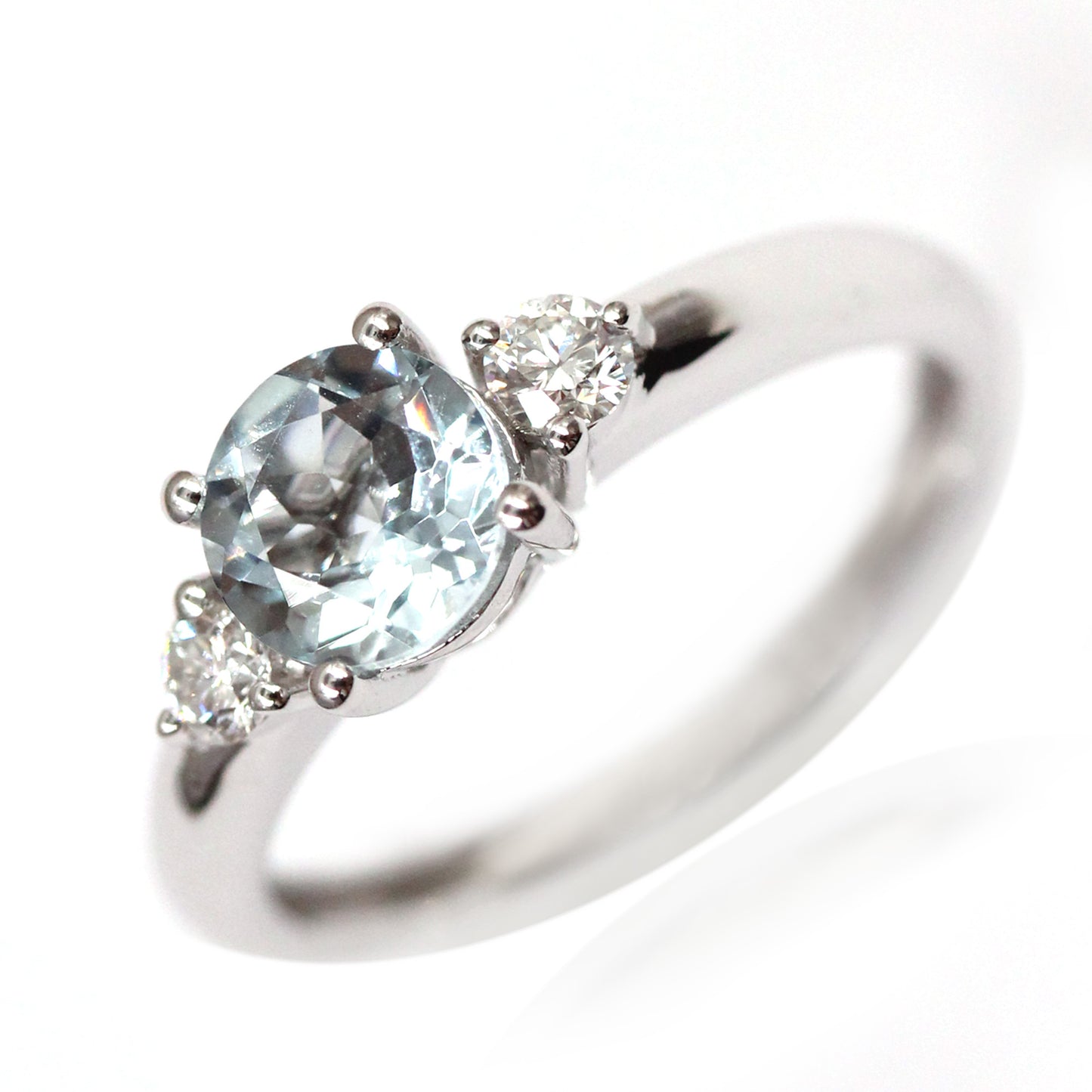 14Kt White Gold Aquamarine With Diamond Ring - Pinctore