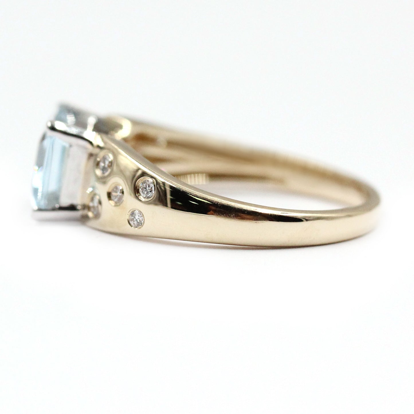 14kt Yellow Gold Aquamarine With Diamond Ring - Pinctore