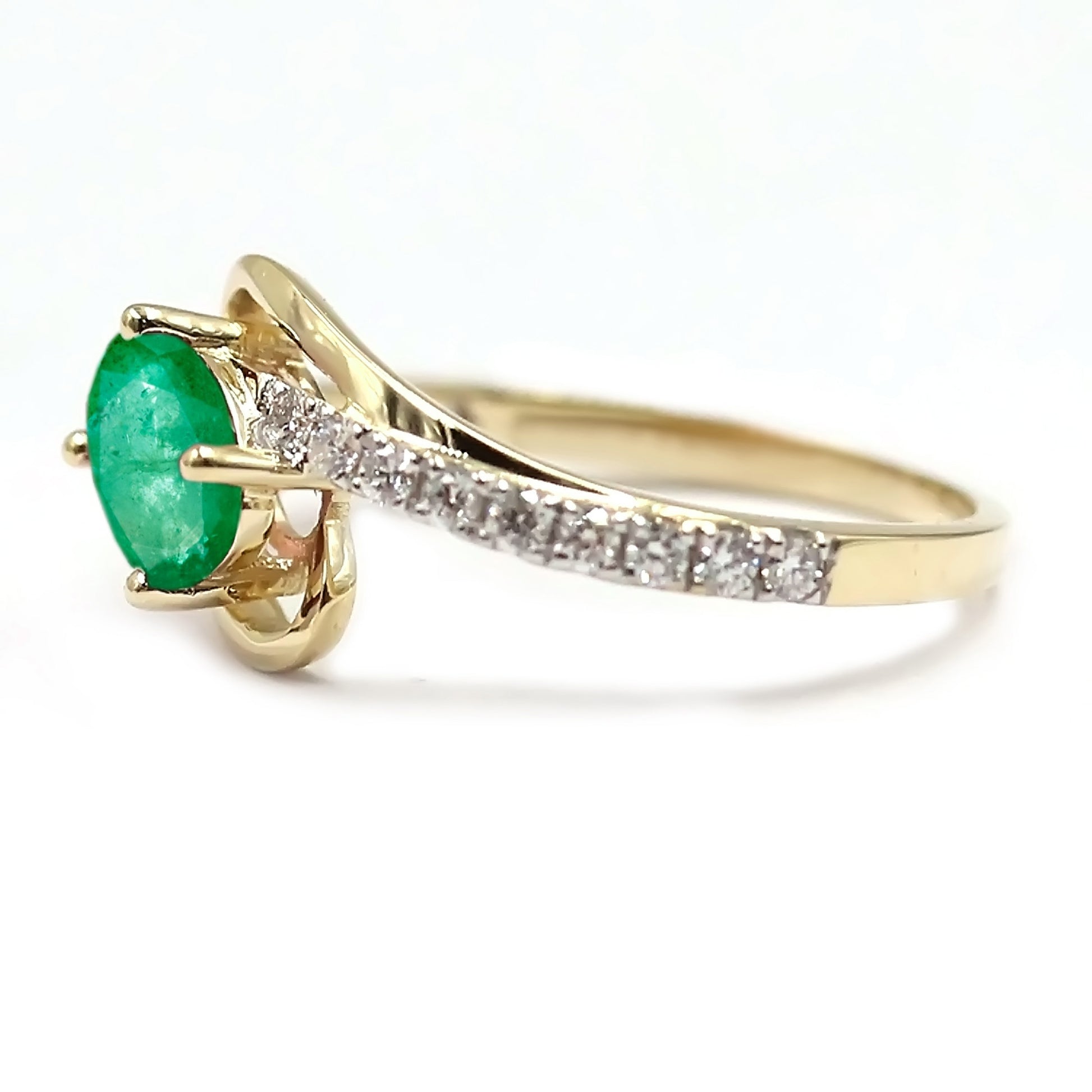 925 Sterling Silver Sakota Emerald, White Topaz Ring - Pinctore
